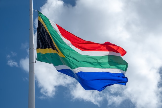 África do Sul tem quase 100 mil pedidos de visto a aguardar aprovação